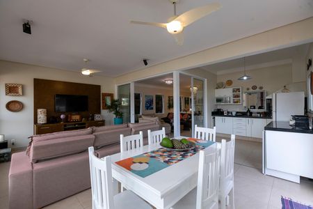 Casa de condomínio à venda com 200m², 4 quartos e 4 vagas Casa de condomínio à venda com 200m², 4 quartos e 4 vagasÁREA GOURMET