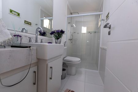 Casa de condomínio à venda com 200m², 4 quartos e 4 vagas Casa de condomínio à venda com 200m², 4 quartos e 4 vagasBANHEIRO SOCIAL