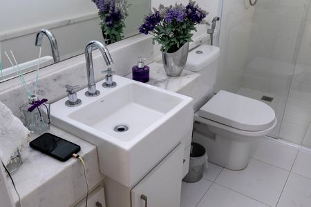 Casa de condomínio à venda com 200m², 4 quartos e 4 vagas Casa de condomínio à venda com 200m², 4 quartos e 4 vagasBANHEIRO SOCIAL
