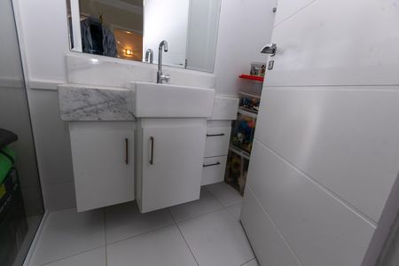 Casa de condomínio à venda com 200m², 4 quartos e 4 vagas Casa de condomínio à venda com 200m², 4 quartos e 4 vagasBANHEIRO QUARTO Nº 4 - SUITE