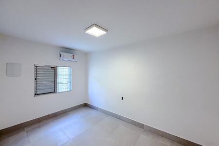 Casa de condomínio para alugar com 35m², 1 quarto e sem vaga Casa de condomínio para alugar com 35m², 1 quarto e sem vagaSala/Quarto