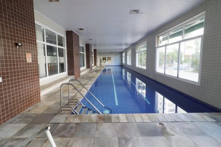 Apartamento para alugar com 72m², 2 quartos e 2 vagasÁrea comum - Piscina