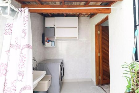 Casa de condomínio à venda com 116m², 3 quartos e 2 vagasÁrea de serviço