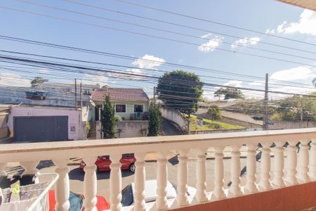 Casa à venda com 164m², 3 quartos e 1 vaga Casa à venda com 164m², 3 quartos e 1 vagaVaranda