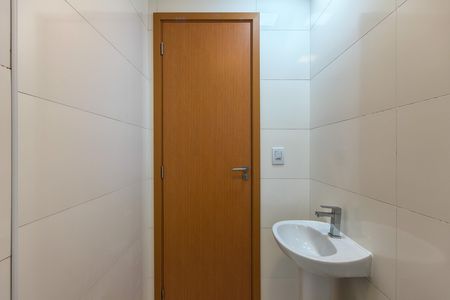 Apartamento para alugar com 74m², 2 quartos e 1 vaga Apartamento para alugar com 74m², 2 quartos e 1 vagaBanheiro da Suíte