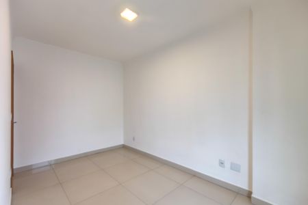 Apartamento para alugar com 74m², 2 quartos e 1 vaga Apartamento para alugar com 74m², 2 quartos e 1 vagaQuarto