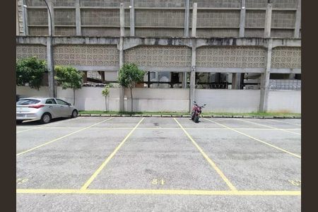 Apartamento à venda com 57m², 2 quartos e 2 vagas Apartamento à venda com 57m², 2 quartos e 2 vagasEstacionamento