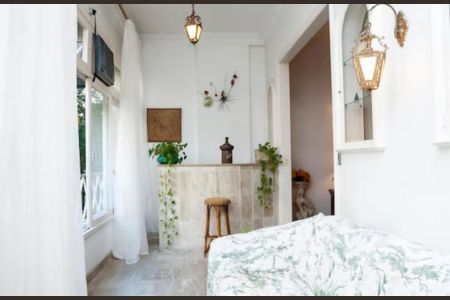 Apartamento à venda com 194m², 3 quartos e 1 vaga Apartamento à venda com 194m², 3 quartos e 1 vagaVaranda