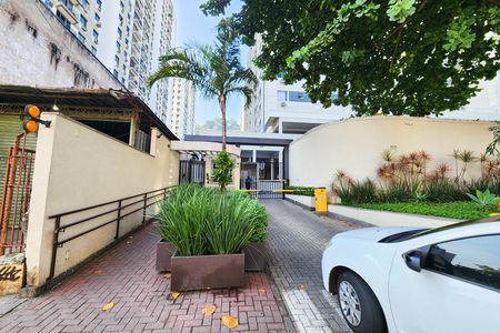 Apartamento à venda com 50m², 2 quartos e 1 vaga Apartamento à venda com 50m², 2 quartos e 1 vagaFachada