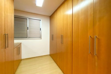 Apartamento à venda com 95m², 3 quartos e 2 vagasQuarto 3