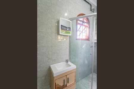 Banheiro  de kitnet/studio para alugar com 1 quarto, 18m² em Campanário, Diadema