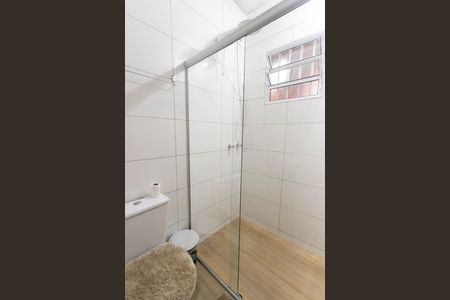 Banheiro  de kitnet/studio para alugar com 1 quarto, 24m² em Campanário, Diadema