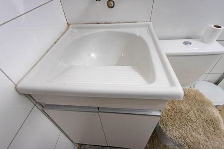 Banheiro  de kitnet/studio para alugar com 1 quarto, 24m² em Campanário, Diadema