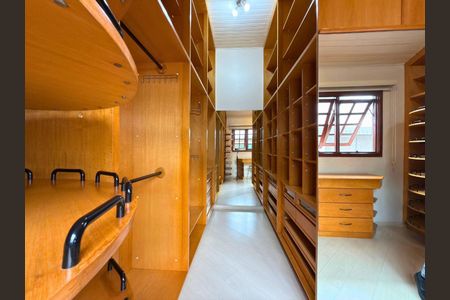 Casa à venda com 490m², 3 quartos e 4 vagas