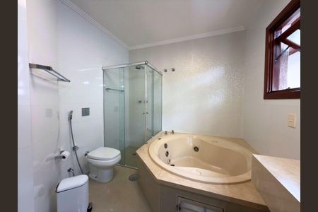 Casa à venda com 490m², 3 quartos e 4 vagas
