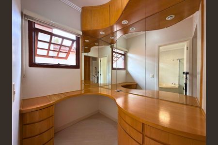 Casa à venda com 490m², 3 quartos e 4 vagas