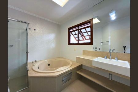 Casa à venda com 490m², 3 quartos e 4 vagas