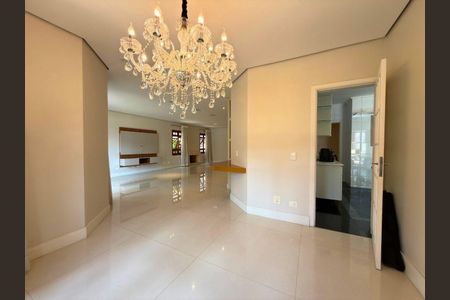Casa à venda com 490m², 3 quartos e 4 vagas