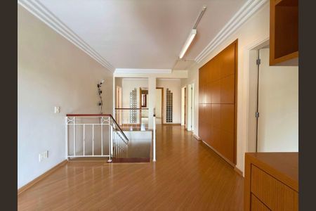 Casa à venda com 490m², 3 quartos e 4 vagas
