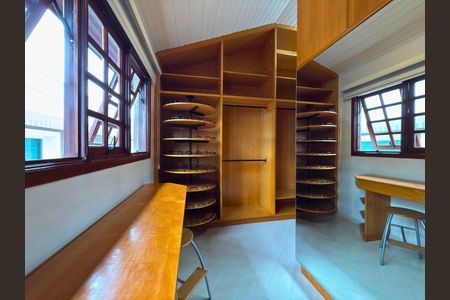 Casa à venda com 490m², 3 quartos e 4 vagas