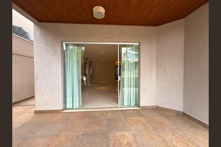 Casa à venda com 490m², 3 quartos e 4 vagas