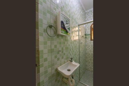 Banheiro  de kitnet/studio para alugar com 1 quarto, 21m² em Campanário, Diadema