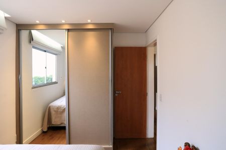 Apartamento para alugar com 167m², 4 quartos e 2 vagas Apartamento para alugar com 167m², 4 quartos e 2 vagasSuíte