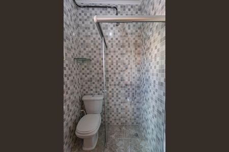 Banheiro  de kitnet/studio para alugar com 1 quarto, 24m² em Campanário, Diadema