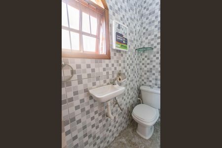 Banheiro  de kitnet/studio para alugar com 1 quarto, 24m² em Campanário, Diadema