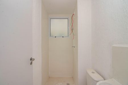 Apartamento à venda com 42m², 2 quartos e 1 vaga Apartamento à venda com 42m², 2 quartos e 1 vagaBanheiro