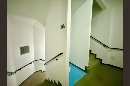 Apartamento para alugar com 58m², 2 quartos e 2 vagas Apartamento para alugar com 58m², 2 quartos e 2 vagasEscadas Acessíveis
