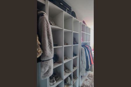Apartamento à venda com 98m², 2 quartos e sem vaga Apartamento à venda com 98m², 2 quartos e sem vagaCloset