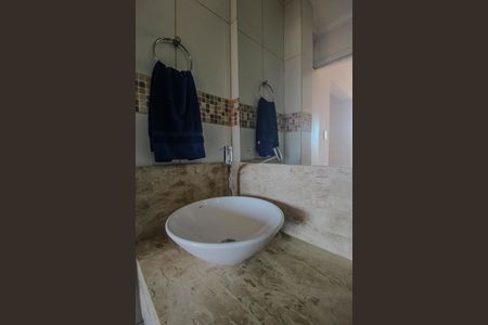 Apartamento à venda com 98m², 2 quartos e sem vaga Apartamento à venda com 98m², 2 quartos e sem vagaBanheiro 2