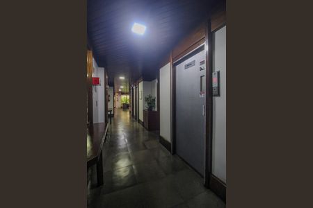 Apartamento à venda com 98m², 2 quartos e sem vaga Apartamento à venda com 98m², 2 quartos e sem vagaHall de entrada