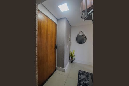 Apartamento à venda com 98m², 2 quartos e sem vaga Apartamento à venda com 98m², 2 quartos e sem vagaCorredor