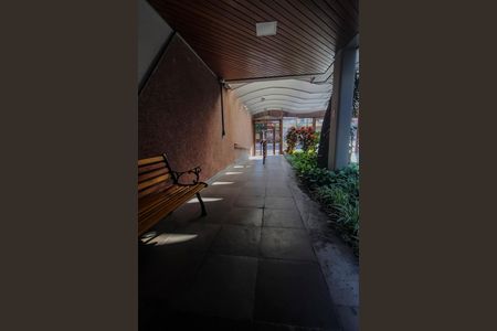 Apartamento à venda com 98m², 2 quartos e sem vaga Apartamento à venda com 98m², 2 quartos e sem vagaHall de entrada