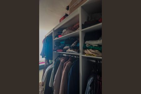 Apartamento à venda com 98m², 2 quartos e sem vaga Apartamento à venda com 98m², 2 quartos e sem vagaCloset