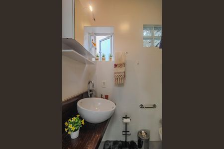 Apartamento à venda com 98m², 2 quartos e sem vaga Apartamento à venda com 98m², 2 quartos e sem vagaBanheiro