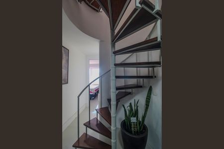 Apartamento à venda com 98m², 2 quartos e sem vaga Apartamento à venda com 98m², 2 quartos e sem vagaCorredor