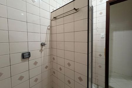 Casa para alugar com 270m², 5 quartos e 5 vagasBanheiro Social 1