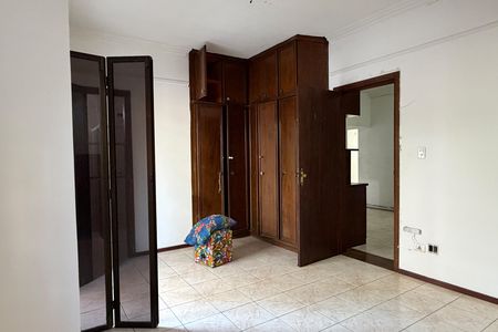 Casa para alugar com 270m², 5 quartos e 5 vagasSuíte 1