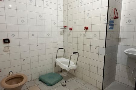 Casa para alugar com 270m², 5 quartos e 5 vagasBanheiro Social 2