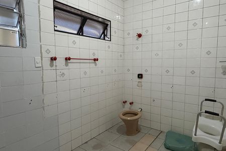 Casa para alugar com 270m², 5 quartos e 5 vagasBanheiro Social 2