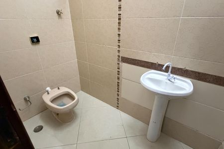 Casa para alugar com 270m², 5 quartos e 5 vagasLavabo
