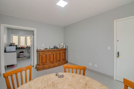 Apartamento à venda com 75m², 2 quartos e 1 vagaSala