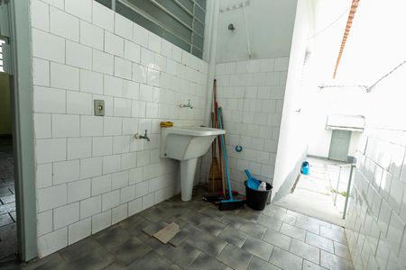 Casa à venda com 323m², 3 quartos e 4 vagas Casa à venda com 323m², 3 quartos e 4 vagasÁREA DE SERVIÇO