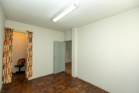Casa à venda com 323m², 3 quartos e 4 vagas Casa à venda com 323m², 3 quartos e 4 vagasQUARTO DA EDÍCULA