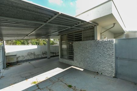 Casa à venda com 323m², 3 quartos e 4 vagas Casa à venda com 323m², 3 quartos e 4 vagasGARAGENS