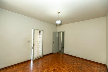 Casa à venda com 323m², 3 quartos e 4 vagas Casa à venda com 323m², 3 quartos e 4 vagasSALA