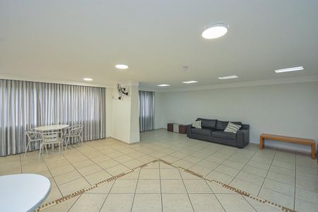 Apartamento à venda com 55m², 2 quartos e 1 vaga Apartamento à venda com 55m², 2 quartos e 1 vagaÁrea comum - Salão de festas